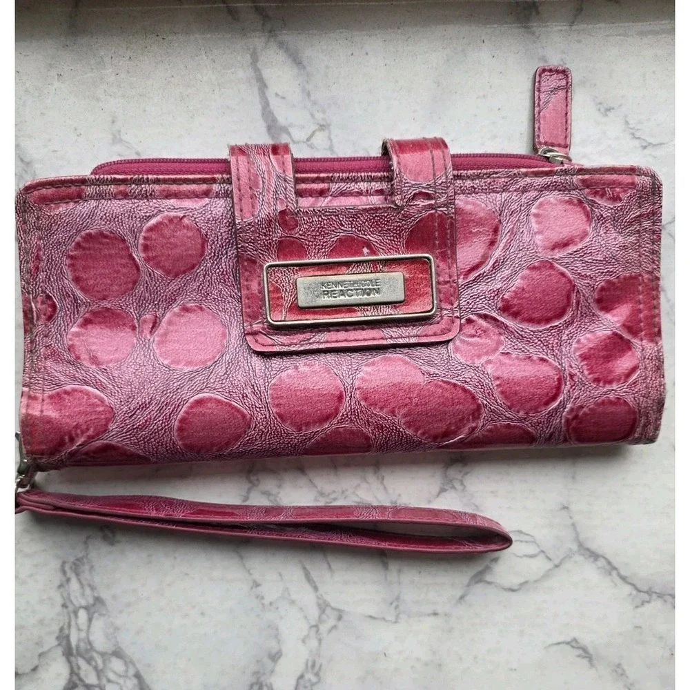 KENNETH COLE REACTION Women Rose Purple 8x4 Wristlet Wallet Clutch FauxCrocodile